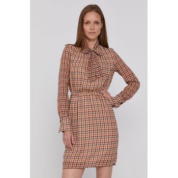 Sisley Rochie culoarea bej, mini, model drept