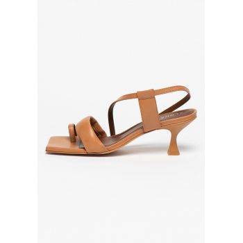 Sandale slingback de piele cu barete asimetrice Sandale slingback de piele cu barete asimetrice