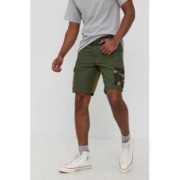 Superdry Pantaloni scurți bărbați, culoarea verde