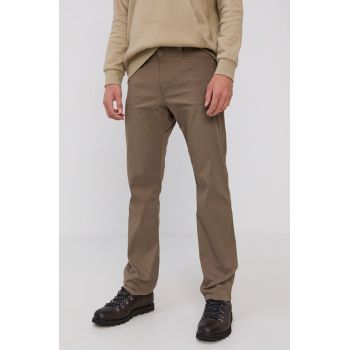 Wrangler Pantaloni bărbați, culoarea gri, model drept
