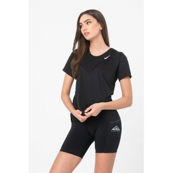 Tricou cu tehnologie Dri-FIT pentru alergare Race