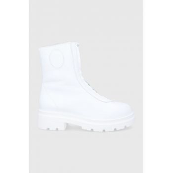 Trussardi Cizme de piele femei, culoarea alb, cu platformă, izolat Trussardi Cizme de piele femei, culoarea alb, cu platformă, izolat