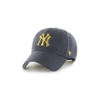 47brand șapcă MLB New York Yankees culoarea albastru marin, cu imprimeu ieftina