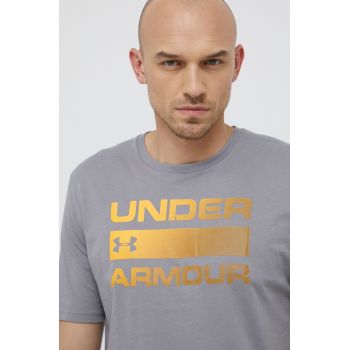 Under Armour tricou barbati, culoarea gri, cu imprimeu ieftin