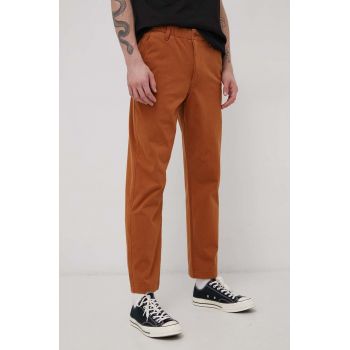 Levi's Pantaloni bărbați, culoarea maro, cu fason chinos