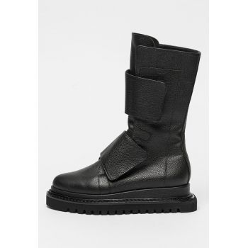Cizme medii de piele cu aspect texturat Cizme medii de piele cu aspect texturat
