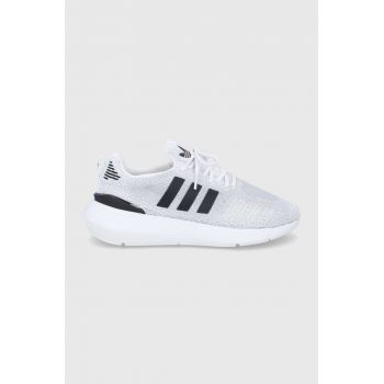 adidas Originals - Pantofi Swift Run 22 GV7969 GV7969-CRWHT/BLK ieftini