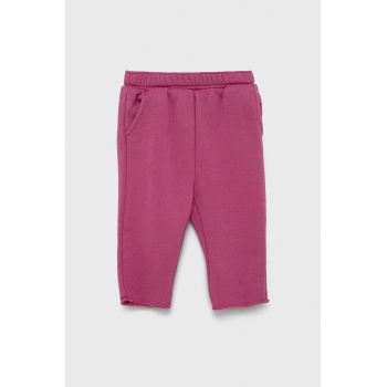 GAP pantaloni copii culoarea roz, neted