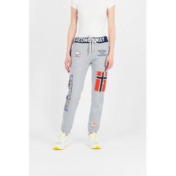 Pantaloni sport cu aplicatii logo Myer