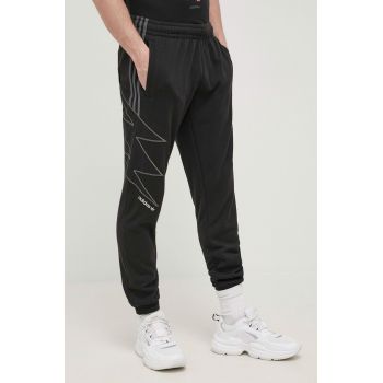 adidas Originals pantaloni HE4712 barbati, culoarea negru, cu imprimeu