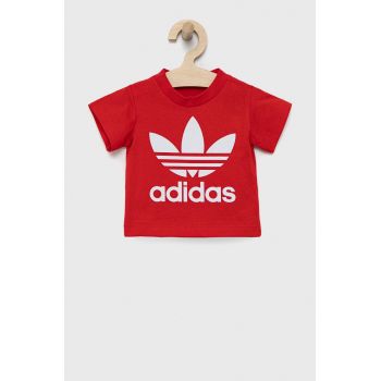 adidas Originals tricou de bumbac pentru copii HE2189 culoarea rosu, cu imprimeu