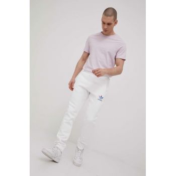 adidas Originals pantaloni HG3910 barbati, culoarea alb, neted
