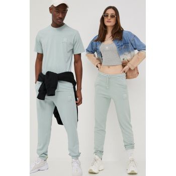 Fila pantaloni culoarea verde, cu imprimeu la reducere