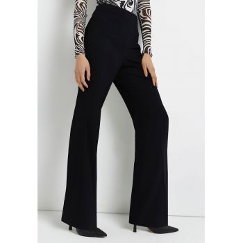 Pantaloni cu croiala ampla si talie inalta Pantaloni cu croiala ampla si talie inalta