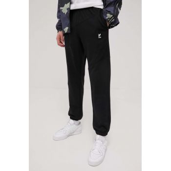 adidas Originals pantaloni HG1441 barbati, culoarea negru, cu imprimeu