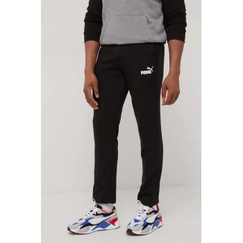 Puma pantaloni 586720 barbati, culoarea negru, cu imprimeu