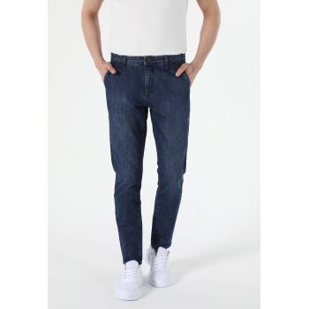 Blugi chino slim fit la reducere