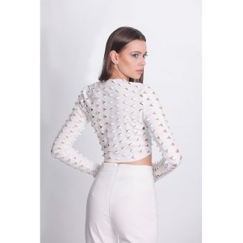 Bluza crop cu model cu decupaje
