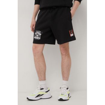 Reebok Classic pantaloni scurti HE2208 barbati, culoarea negru