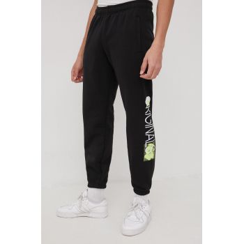 adidas Originals pantaloni de trening HD7389 barbati, culoarea negru, cu imprimeu