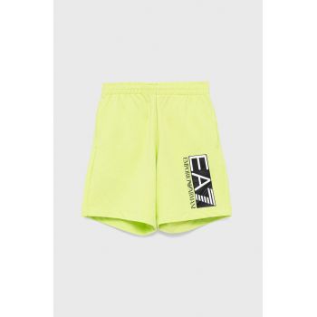 EA7 Emporio Armani pantaloni scurți din bumbac pentru copii culoarea verde,