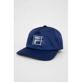 Fila șapcă culoarea albastru marin, cu imprimeu de firma originala