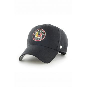 47brand șapcă Chicago Blackhawks culoarea negru, cu imprimeu
