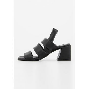 Sandale slingback cu toc masiv Sandale slingback cu toc masiv