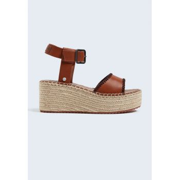 Sandale din piele ecologica cu talpa wedge Sandale din piele ecologica cu talpa wedge