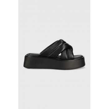 Vagabond slapi de piele Courtney femei, culoarea negru, cu platforma