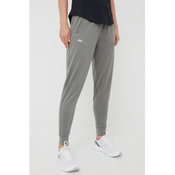 Under Armour pantaloni de antrenament 1369385 femei, culoarea gri, neted