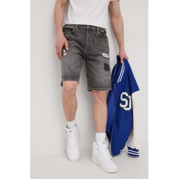 Superdry pantaloni scurti jeans barbati, culoarea gri