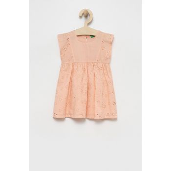 United Colors of Benetton rochie din bumbac pentru copii culoarea portocaliu, midi, evazati ieftina