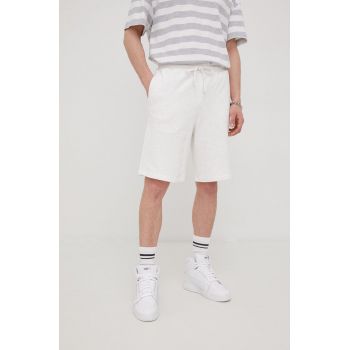 Puma pantaloni scurti din bumbac 533957 barbati, culoarea alb, melanj
