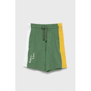 United Colors of Benetton pantaloni scurți din bumbac pentru copii culoarea verde,