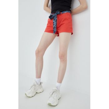 Superdry pantaloni scurti femei, culoarea rosu, neted, medium waist ieftini