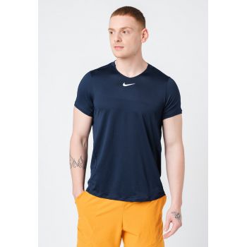 Tricou slim fit cu tehnologie Dri-Fit pentru tenis Court Advantage