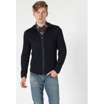 Cardigan slim fit cu fermoar si aspect striat