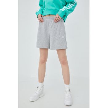 adidas Originals pantaloni scurti Adicolor HC0629 femei, culoarea gri, melanj, medium waist