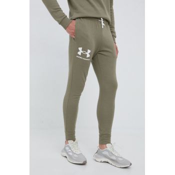 Under Armour pantaloni barbati, culoarea verde, neted 1361642-001 ieftini