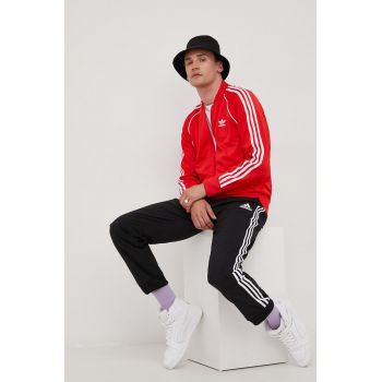 adidas Originals bluză HF2124 bărbați, culoarea roșu, cu imprimeu HF2124-VIVRED