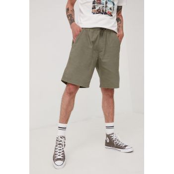 Wrangler pantaloni scurți din amestec de in barbati, culoarea verde ieftini