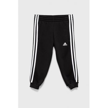 adidas pantaloni de trening pentru copii H65796 culoarea negru, cu imprimeu ieftini