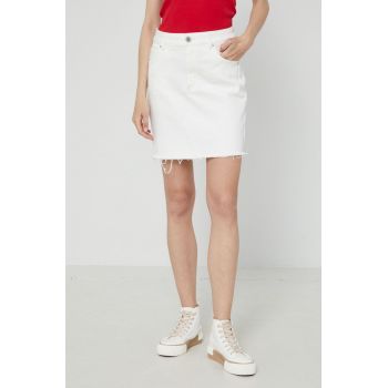 Medicine fusta jeans culoarea alb, mini, drept