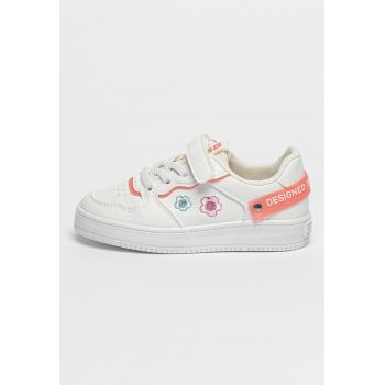 Pantofi sport de piele ecologica cu broderie florala Pantofi sport de piele ecologica cu broderie florala