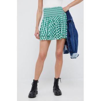 Pepe Jeans fusta din bumbac culoarea verde, mini, evazati ieftina