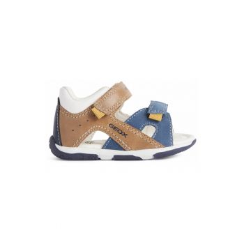 Sandale de piele si piele intoarsa cu velcro Sandale de piele si piele intoarsa cu velcro