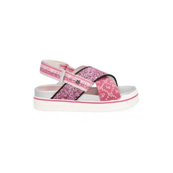 Sandale flatform cu model logo si bareta stralucitoare Sandale flatform cu model logo si bareta stralucitoare