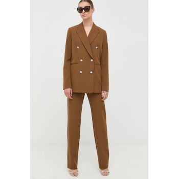 Custommade sacou culoarea maro, cu doua randuri de nasturi, neted