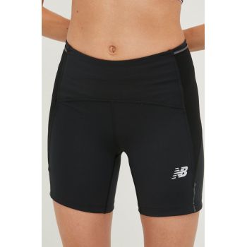 New Balance pantaloni scurți de alergare Impact Run femei, culoarea negru, cu imprimeu, medium waist